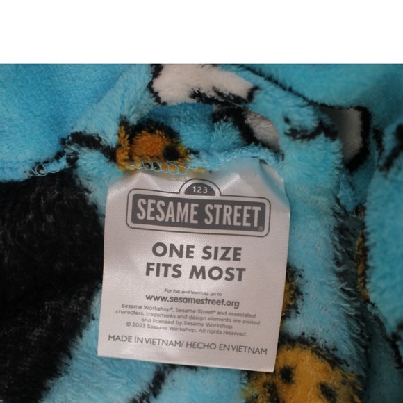 Sesame Street Cookie Monster Fleece Robe One Size Plush Belted Blue - Picture 6 of 7